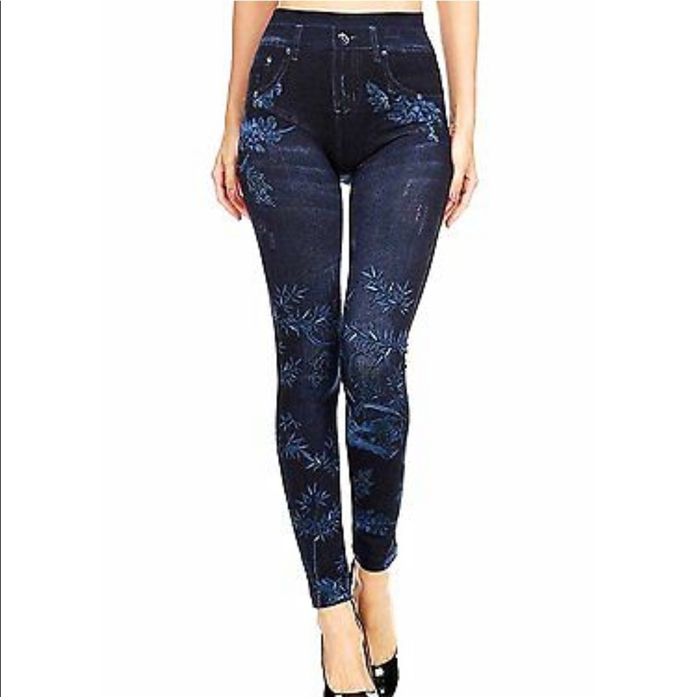 Women One size Soft Blue Leggings E&K